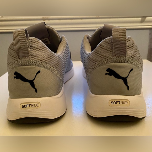 One day worn 10.5 Us PUMA shoes. - Picture 4 of 9